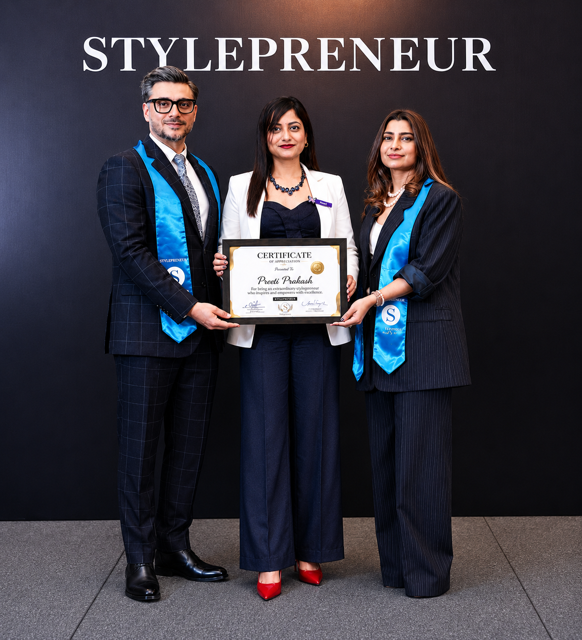 Preeti Prakash receiving Stylepreneur Certificate of Appreciation